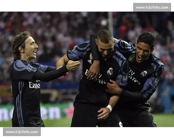 西班牙对阵克罗地亚焦点之战解析球队实力与战术走向前瞻全面观察