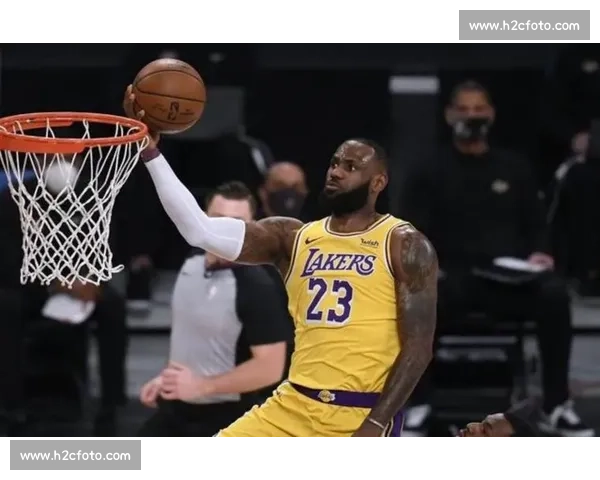NBA总决赛湖人对热火G1全场录像回顾与关键时刻解析 NBA总决赛湖人对热火G1全场录像回顾与关键时刻解析